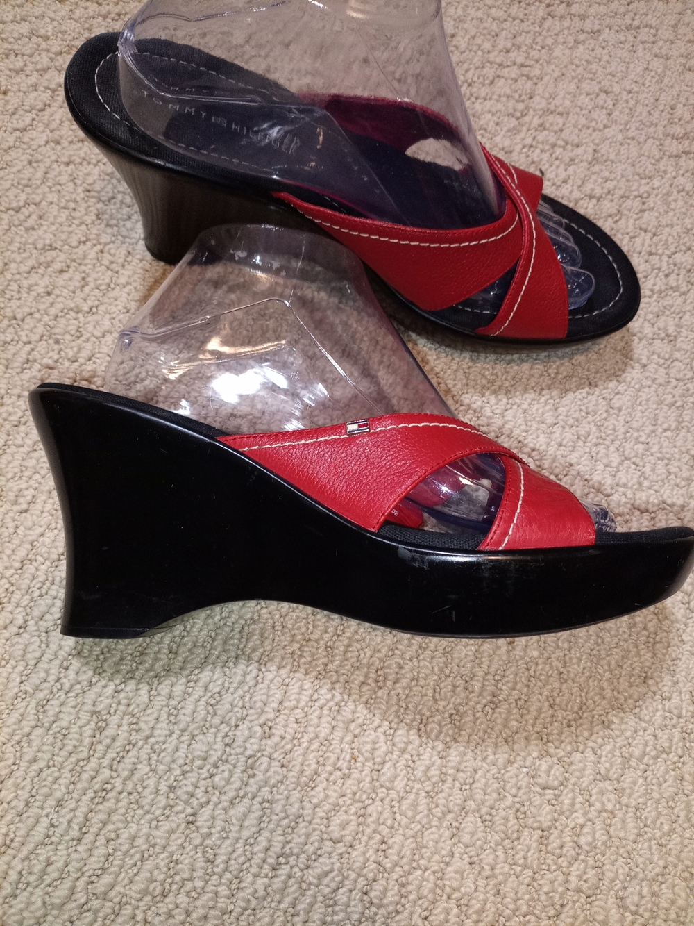 Tommy Hilfiger Red Wedge Heel Women’s Crisscross Sandals Sz 10 - Picture 4 of 9
